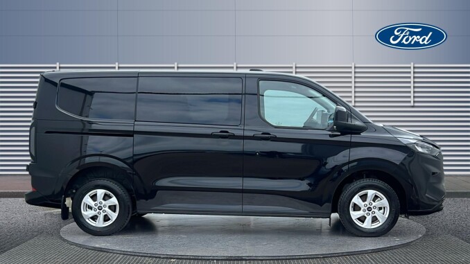 Ford Transit Custom 320 L1 Diesel Fwd 2.0 EcoBlue 150ps H1 Double Cab Van Limited - Image 5